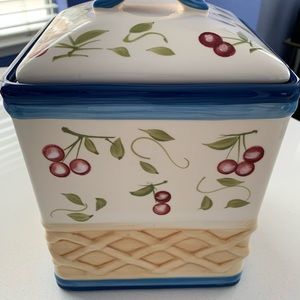 Inspirado Rectangular Cherries
Basketweave Cookie Jar